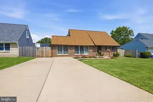 16 Parkside Cir, Levittown, PA 19056 - Photo 25