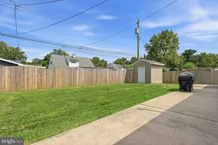 16 Parkside Cir, Levittown, PA 19056 - Photo 27