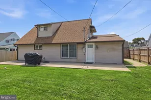 16 Parkside Cir, Levittown, PA 19056 - Photo 29