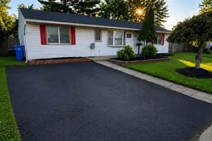 20 Graceful Ln, Levittown, PA 19055 - Photo 1