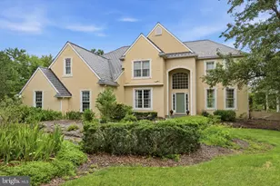 17 Davis Dr, Washington Crossing, PA 18977 - Photo 1