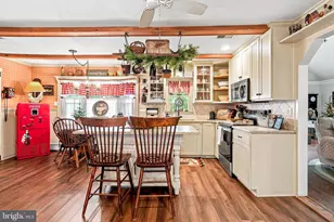 27 Peachtree Ln, Levittown, PA 19054 - Photo 17