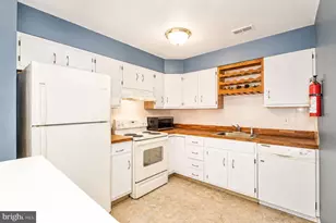 276 Juanita, Levittown, PA 19057 - Photo 3