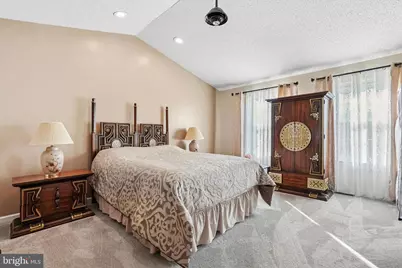 2446 New Market Sq S, Bensalem, PA 19020 - Photo 17