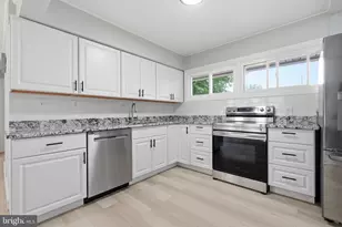 407 Holly Dr, Levittown, PA 19055 - Photo 7