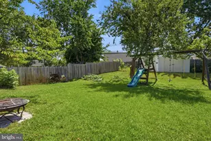407 Holly Dr, Levittown, PA 19055 - Photo 33