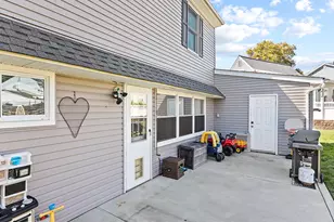 10 Apricot Ln, Levittown, PA 19055 - Photo 31