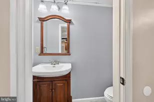 45 Schoolhouse Ln, Levittown, PA 19055 - Photo 11