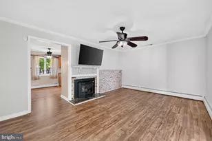 45 Schoolhouse Ln, Levittown, PA 19055 - Photo 5