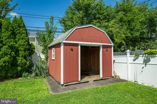 45 Schoolhouse Ln, Levittown, PA 19055 - Photo 21
