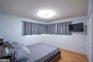 35 Spiral Ln, Levittown, PA 19055 - Photo 15