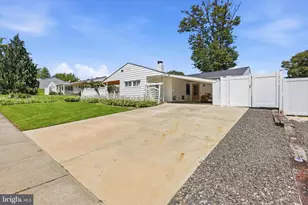 26 Myrtle Ln, Levittown, PA 19054 - Photo 1