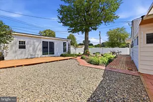 26 Myrtle Ln, Levittown, PA 19054 - Photo 23