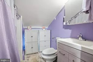 52 Robin Hill Ln, Levittown, PA 19055 - Photo 21