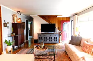 105 Queen Lily Rd, Levittown, PA 19057 - Photo 3