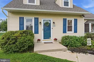1048 Hawthorne Rd, Bensalem, PA 19020 - Photo 3