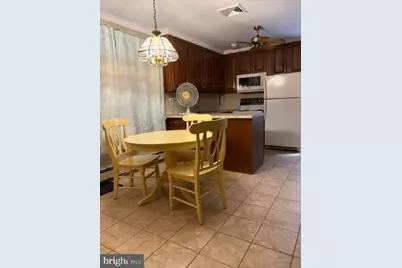 20 Schoolhouse Lane, Levittown, PA 19055 - Photo 5