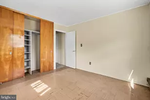 36 Shadywood Rd, Levittown, PA 19056 - Photo 19