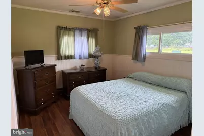 129 Dogwood Drive, Levittown, PA 19055 - Photo 17