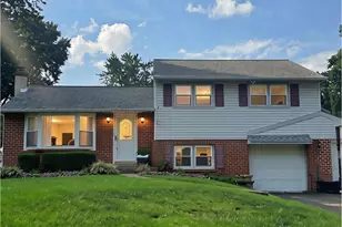 2176 Meadowview Dr, Jamison, PA 18929 - Photo 1