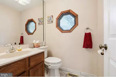 558 Newport Circle #E, Langhorne, PA 19053 - Photo 21