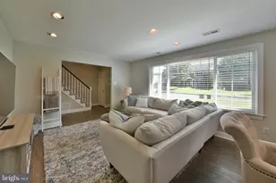 91 Forrest Dr, Holland, PA 18966 - Photo 7