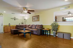 34 Maple Ln, Levittown, PA 19054 - Photo 13