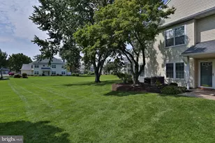 2902 Lynbrooke Dr, Yardley, PA 19067 - Photo 3