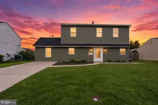 19 Narcissus Ln, Levittown, PA 19054 - Photo 1