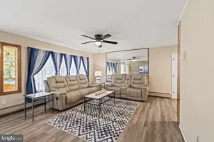 189 Kenwood Dr S, Levittown, PA 19055 - Photo 5