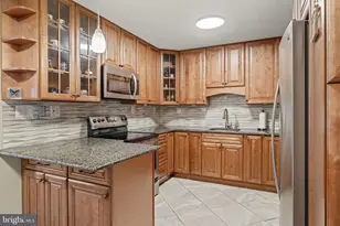 189 Kenwood Dr S, Levittown, PA 19055 - Photo 9