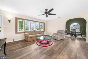 20 New Pond Ln, Levittown, PA 19054 - Photo 3