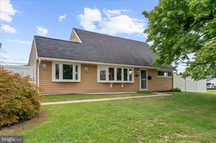 20 New Pond Ln, Levittown, PA 19054 - Photo 25