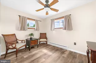 20 New Pond Ln, Levittown, PA 19054 - Photo 11