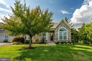 14 Five Ponds Cir, Warminster, PA 18974 - Photo 1