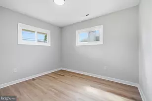 32 Iris Rd, Levittown, PA 19057 - Photo 17