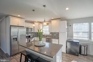 41 Neptune Ln, Levittown, PA 19054 - Photo 7