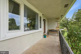 8 Twist Dr, Southampton, PA 18966 - Photo 5