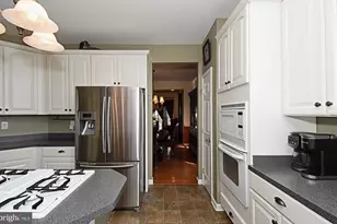 4528 Deep Glen Way, Doylestown, PA 18902 - Photo 9