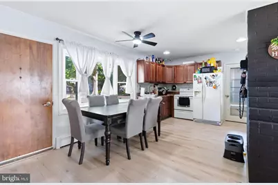 28 Orchard Lane, Levittown, PA 19055 - Photo 7
