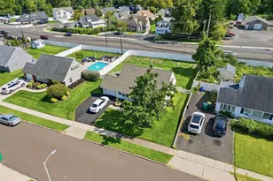 181 Lower Orchard Dr, Levittown, PA 19056 - Photo 9
