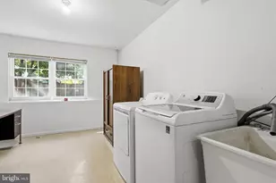 147 Commonwealth Dr, Newtown, PA 18940 - Photo 29