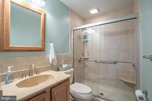 82 Cobalt Ridge Dr E, Levittown, PA 19057 - Photo 13
