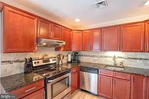 82 Cobalt Ridge Dr E, Levittown, PA 19057 - Photo 9