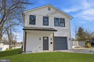 6 Starlight Ln, Levittown, PA 19055 - Photo 1