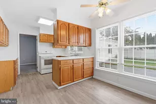 16 Tweed Rd, Levittown, PA 19056 - Photo 11