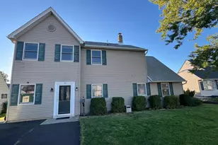 47 Neptune Ln, Levittown, PA 19054 - Photo 1