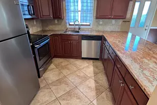 47 Neptune Ln, Levittown, PA 19054 - Photo 3