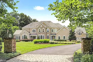 111 Meadowview Dr, Doylestown, PA 18902 - Photo 1