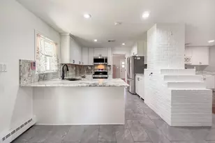 27 Violetwood Dr, Levittown, PA 19057 - Photo 15